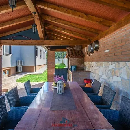 Jana 1 Comfortable Hotel Porec
