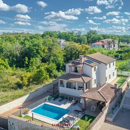 Jana 1 Comfortable Porec