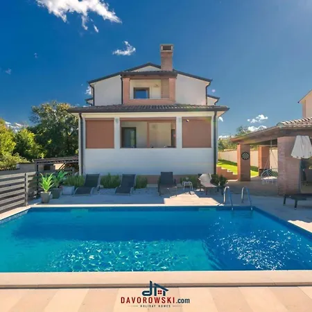 Jana 1 Comfortable Porec